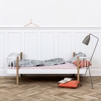 Oliver Furniture Wood säng